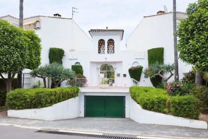 07a3ba8336a6fb15f48db62a42a3082e - 27