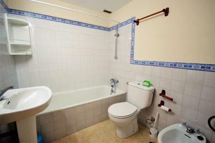 07ac7c78dce13d4604771e0f9dc9fa6e - 18