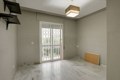 083061e0bd5a9d707b46a879633ce7ce - 13