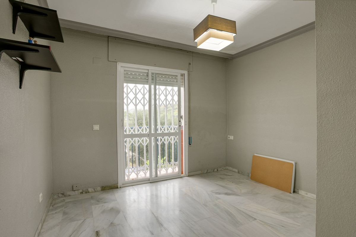 083061e0bd5a9d707b46a879633ce7ce - 13