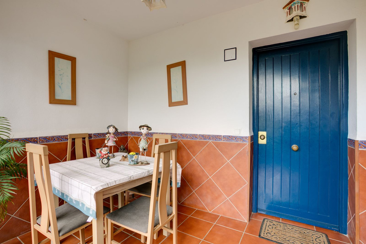 083061e0bd5a9d707b46a879633ce7ce - 15