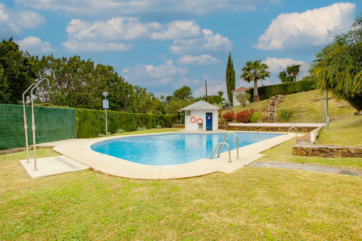 083061e0bd5a9d707b46a879633ce7ce - 3