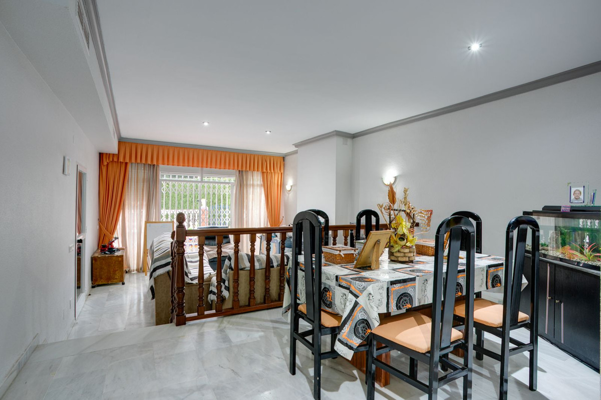 083061e0bd5a9d707b46a879633ce7ce - 4