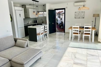 0843ed08fb1b2a9f861fd857f6501984 - 24