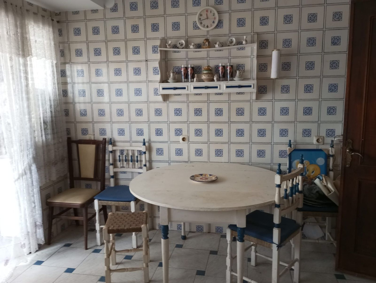 08ae0e544c8dadd0520f10e5567e8788 - 12