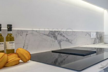 08e00fd32d23e02b7c7b0f474ab08a5e - 11