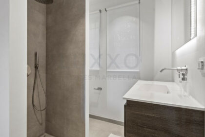 08e00fd32d23e02b7c7b0f474ab08a5e - 20