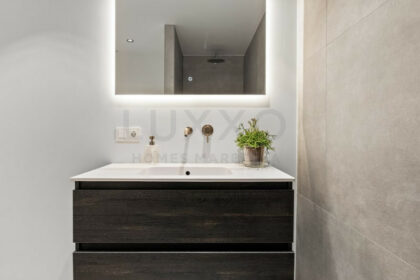 08e00fd32d23e02b7c7b0f474ab08a5e - 21