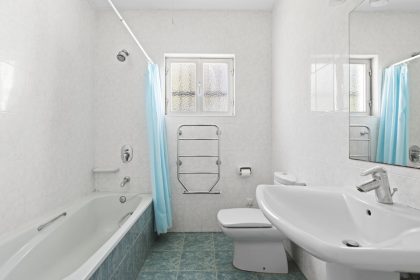 0982570053d742d534275ea7108dfae1 - 15