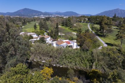 0982570053d742d534275ea7108dfae1 - 26