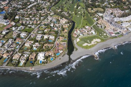 0982570053d742d534275ea7108dfae1 - 32