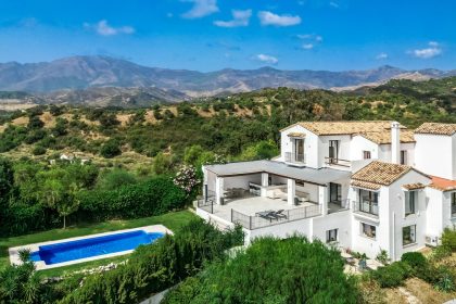 09fd9385bdf0b95a64aaeaafcf5efdc0 - 1