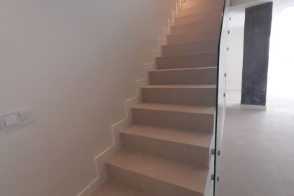 0a0b1e698e99b4e0c653f3ceaa6a5ecf - 18