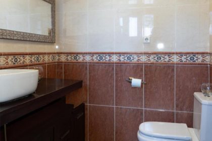 0a3e9633d7f4b68f0c9909a83fbdac2b - 7