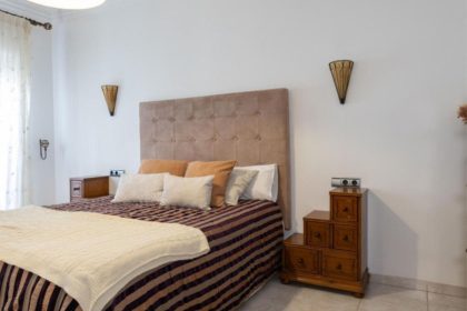 0a3e9633d7f4b68f0c9909a83fbdac2b - 9