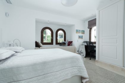 0a9f3495ce09d5dd0663ec958feb6827 - 12