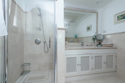 0a9f3495ce09d5dd0663ec958feb6827 - 14