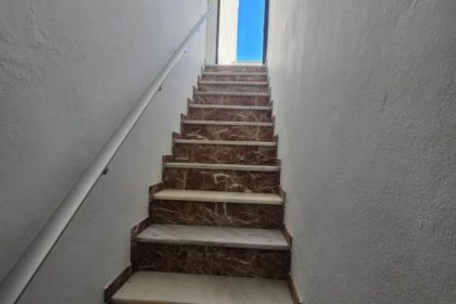 0b5a3ecc844e9e3161ef0c71519f483b - 12