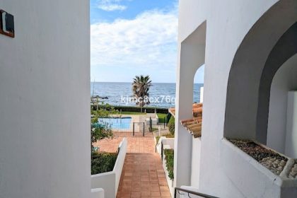 0b8069473633c4cf09c84558153671c8 - 19