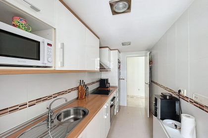 0b87c4b923b73e1df4d9eee6864097e9 - 14