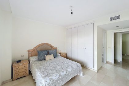 0b87c4b923b73e1df4d9eee6864097e9 - 19