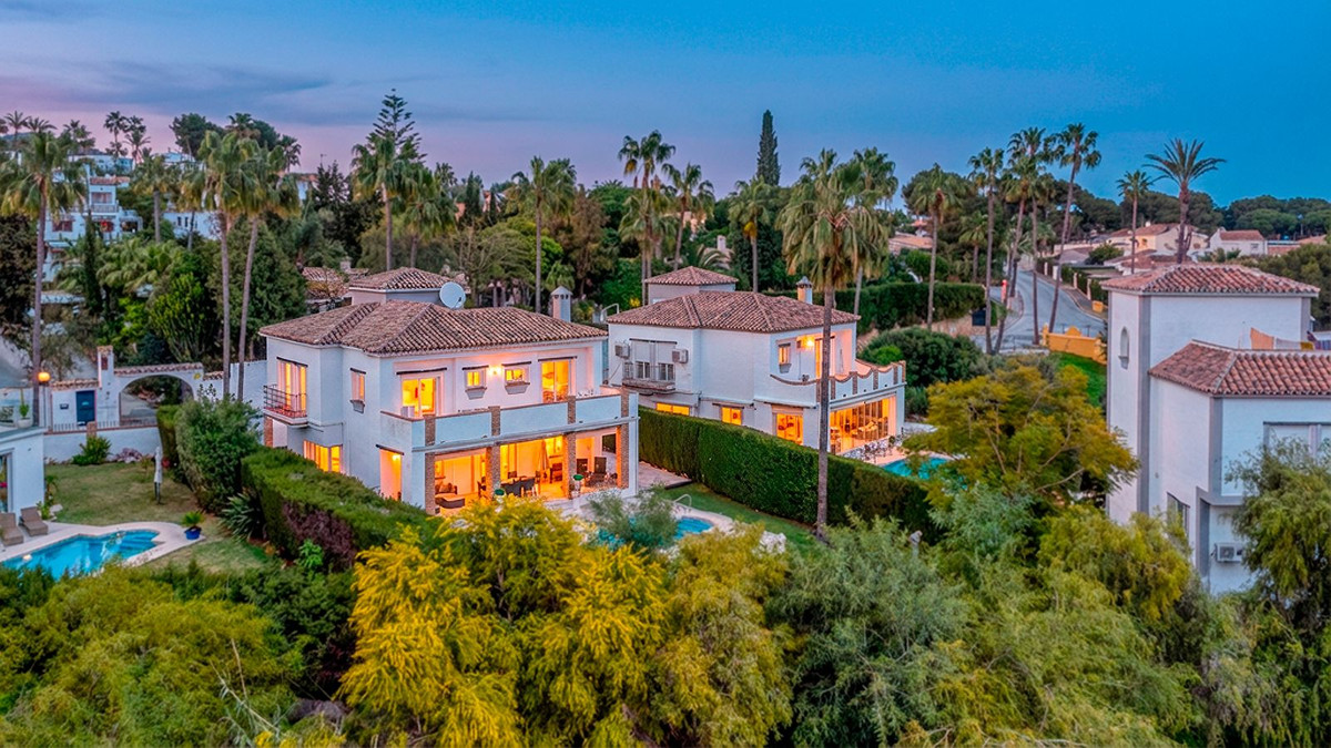 0bfb1e0e9c6c3f4278c385d0ac26151a - 11