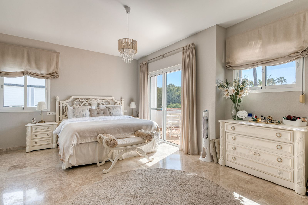 0bfb1e0e9c6c3f4278c385d0ac26151a - 13