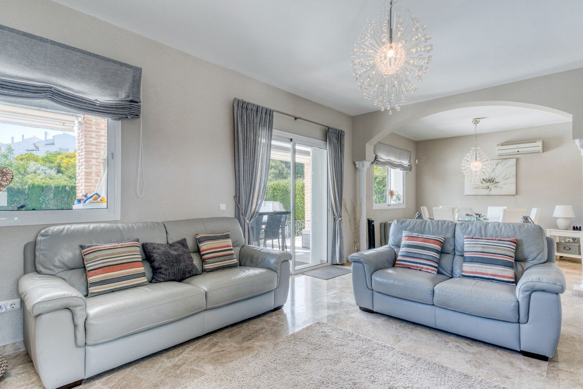 0bfb1e0e9c6c3f4278c385d0ac26151a - 16