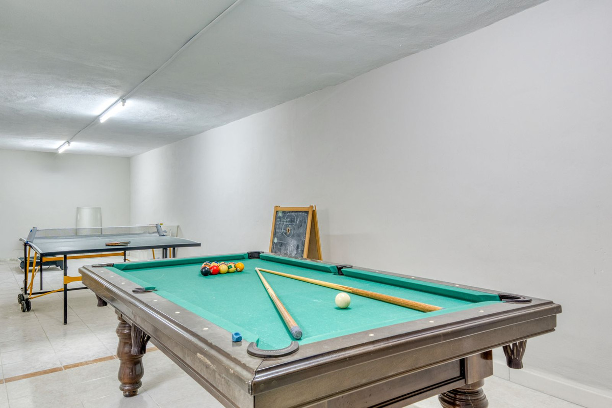 0bfb1e0e9c6c3f4278c385d0ac26151a - 28