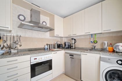 0c6f51fe42c921aee2f57387b28636dd - 9