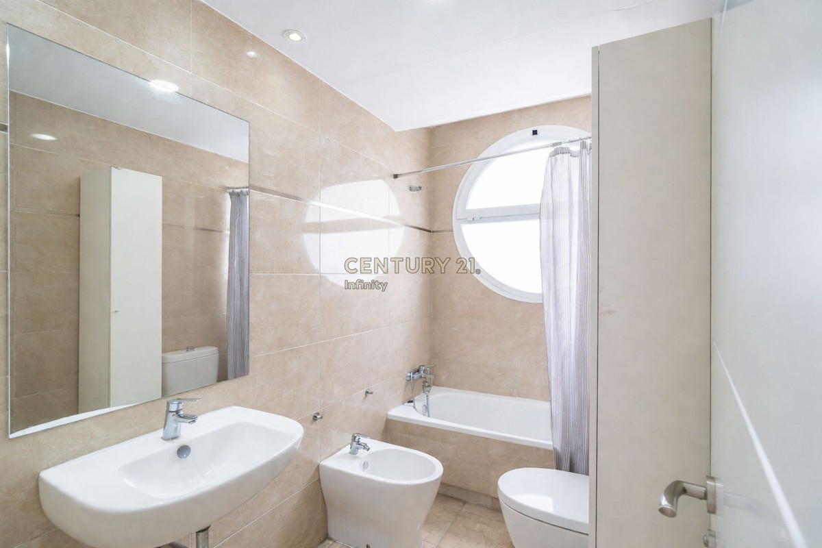 0d3503113ea60a8b5745515cee6fbcae - 2