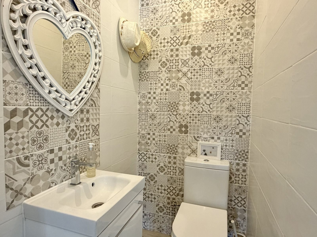 0d9b154cbb7f9ec7250be6987401e175 - 15