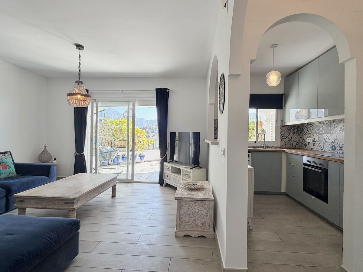 0d9b154cbb7f9ec7250be6987401e175 - 16