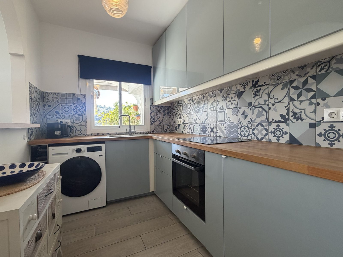 0d9b154cbb7f9ec7250be6987401e175 - 17