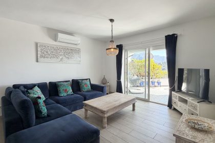 0d9b154cbb7f9ec7250be6987401e175 - 9