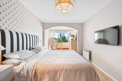 0e12ed15b9ba91ff1d46a64f83f3d6c9 - 11