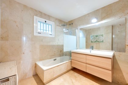 0e12ed15b9ba91ff1d46a64f83f3d6c9 - 16