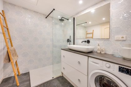 0e12ed15b9ba91ff1d46a64f83f3d6c9 - 19