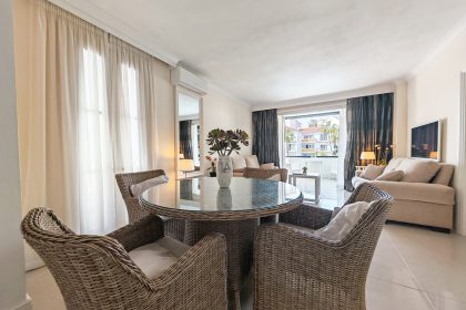 0e68738afb15f2a2345de0052b3b3867 - 4