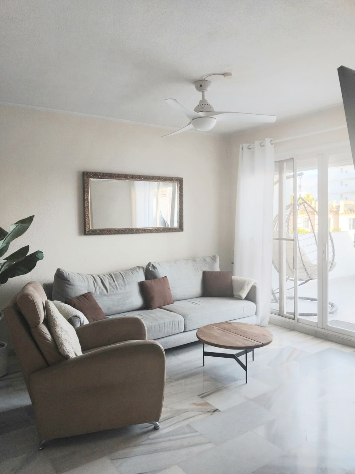 0ea2f0e4e6ab3a4a5132e57d96587fc7 - 14