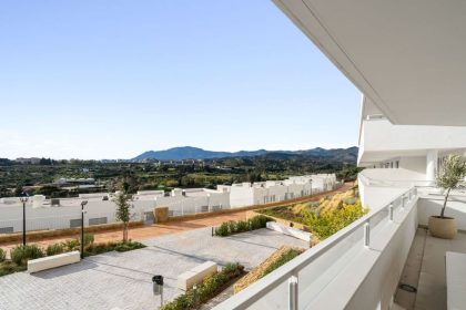 0f312c17aa77240ab92602f91152361a - 5