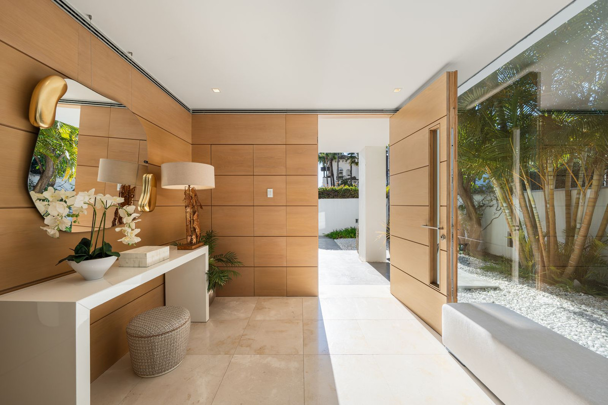 0fa373a22aabc1d98c4f856fc3b5983d - 18