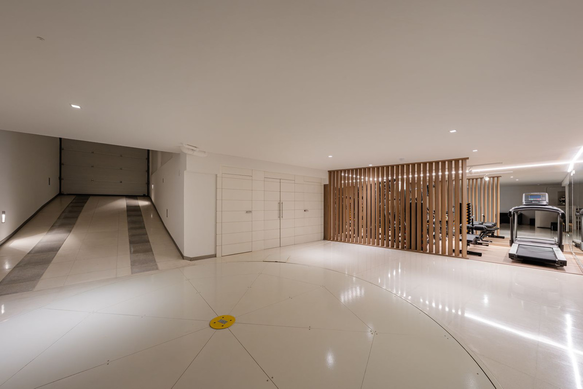 0fa373a22aabc1d98c4f856fc3b5983d - 35