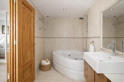 0fdd7cdd8aa805082cf14051cc025669 - 11