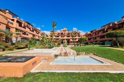 1033bc8ef7fa5eda0a69eb325f6ae7c7 - 28