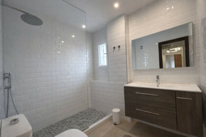 1064576b41db61ec941a65575f5c1d30 - 16