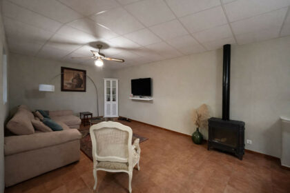 1064576b41db61ec941a65575f5c1d30 - 23