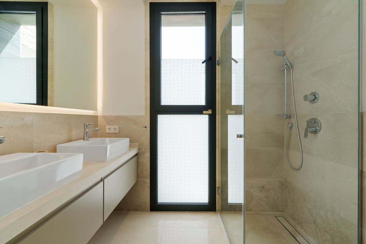 10fafe7e8d5b26cd7512d811e2411ccb - 40