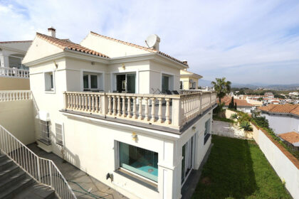 11b1ec922bd43eb50e344783c832acf8 - 1