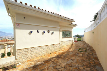 11b1ec922bd43eb50e344783c832acf8 - 12